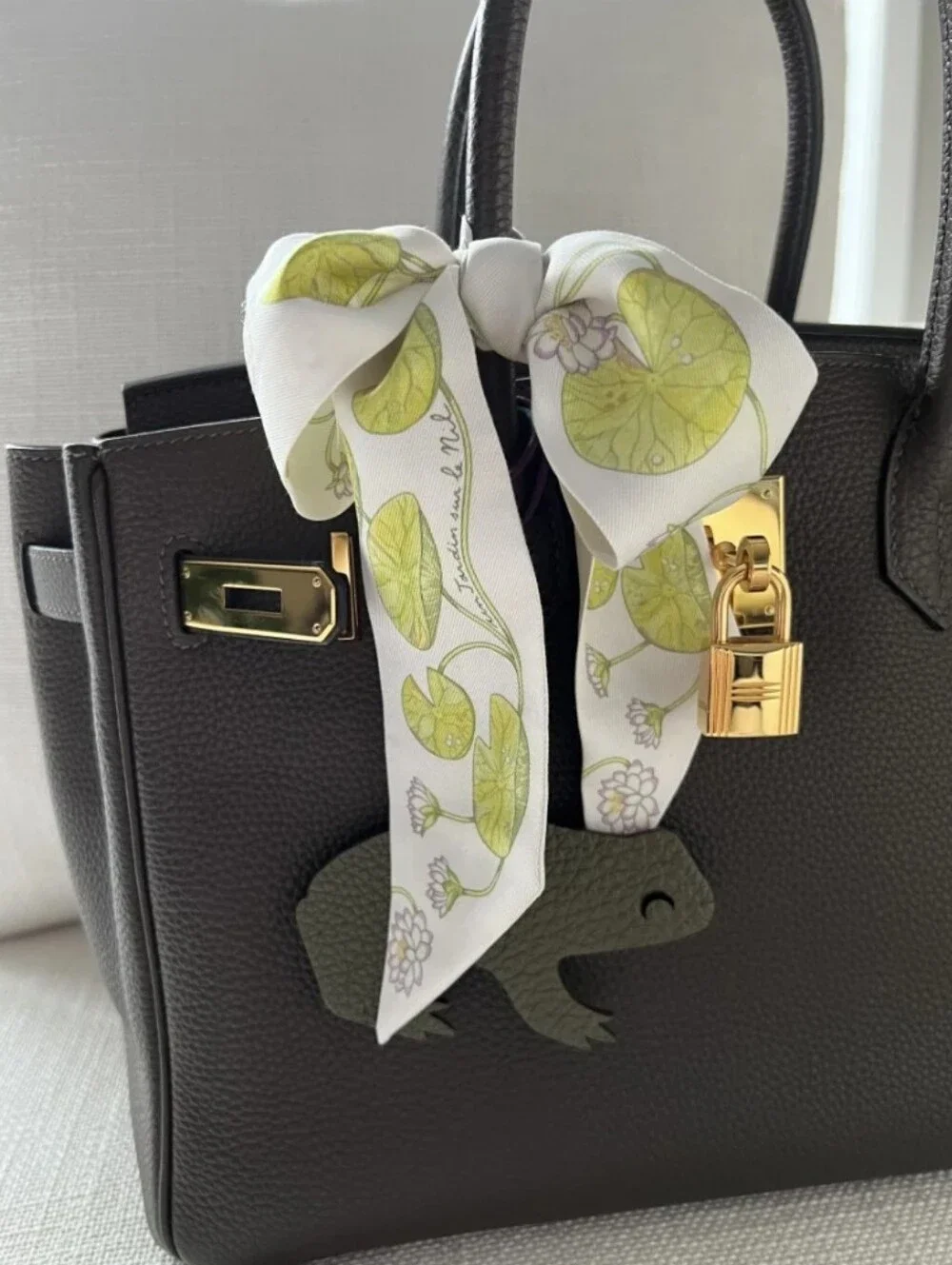 Hermes White/Green 'un Jardin sur le Nil' Silk Twilly Scarf Green Lily Pad Motif